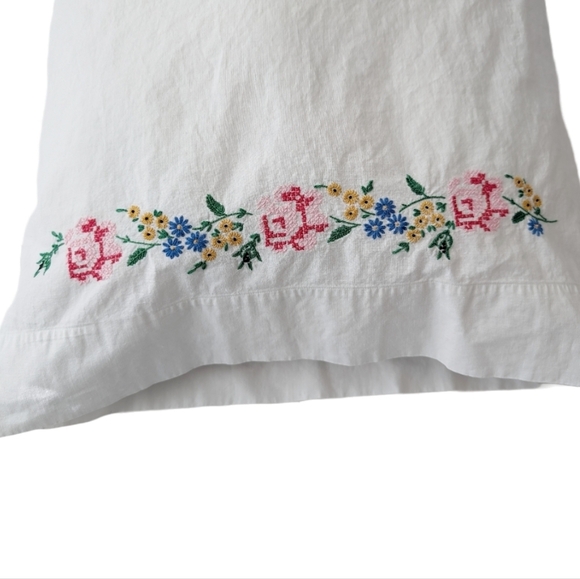 Vintage Other - EMBROIDERED Rose Vintage Cotton White Floral Pillowcase